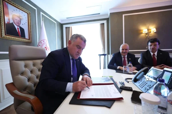 Van’a 20 bin kişilik yeni stadyum ve yaşam kompleksi için imzalar atıldı