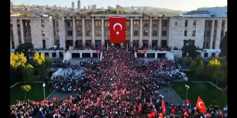 İletişim Başkanı Duran: 15 Temmuz, milletimizin iradesiyle yazılan tarihi bir destandır