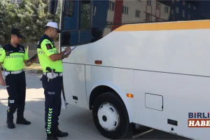 Aksaray’da okul servislerine sıkı denetim: Jandarma tek tek kontrol etti