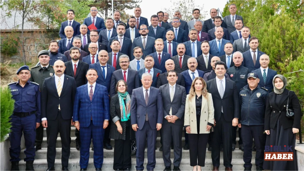 Aksaray’da İl Müdürleri Vali Murat Duru Başkanlığında Toplandı