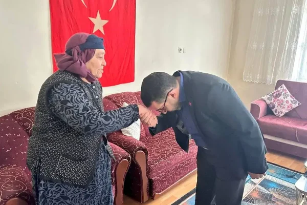 AK Parti Milletvekili Adem Çalkın’dan Şehit Ailesinin Anneler Günü’nü kutladı