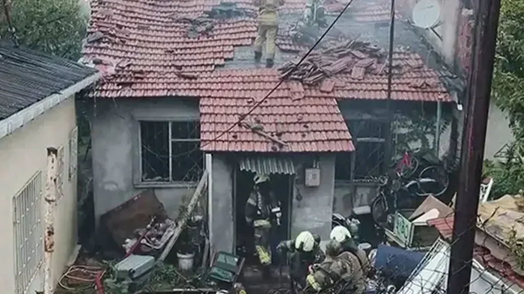 İstanbul’da gecekondu yangını: 12 yaşındaki çocuk kurtarılamadı