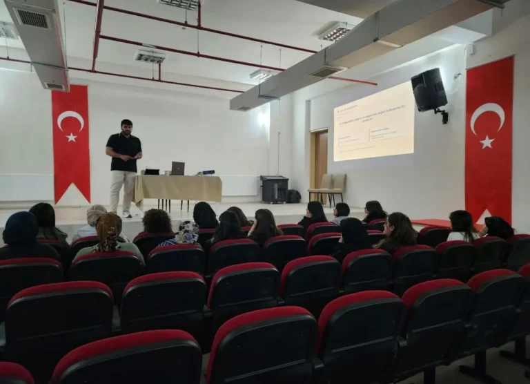 Sarıkamış’ta üniversite öğrencilerine dostluk atölyesi