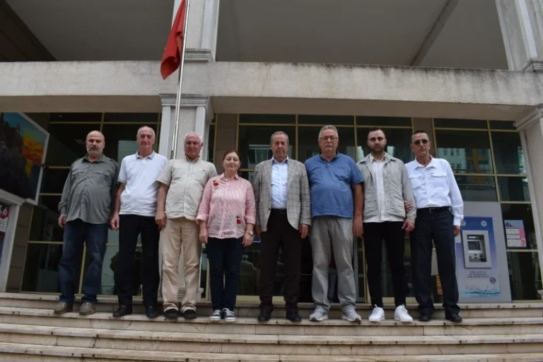 Pazar’da CHP’den istifa eden isimler Yeni Partiye katıldı