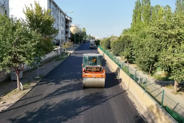 Kars’ta yol çalışmaları sürüyor