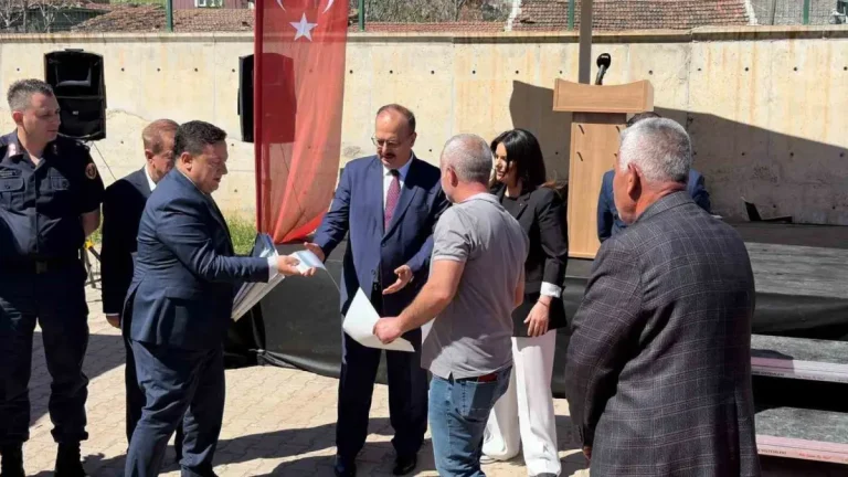 Haymana ilçesinde “Köye Dönüş” projesi kapsamında, vatandaşlara kura usulüyle arsa dağıtımı yapıldı