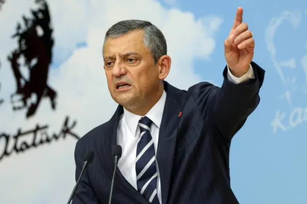 Özgür Özel’e 300 bin TL’lik tazminat kararı