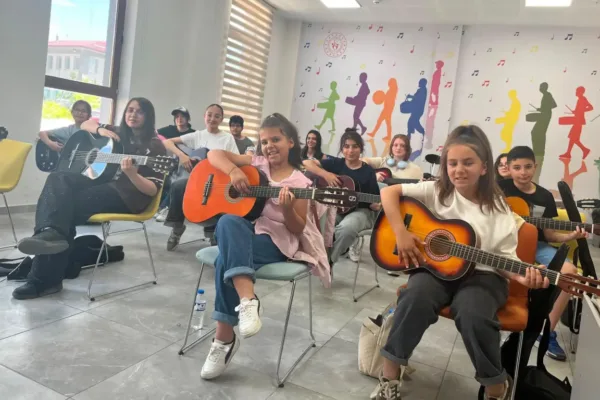 GSB Kültür ve Sanat Okulları’nda gitar kursu devam ediyor