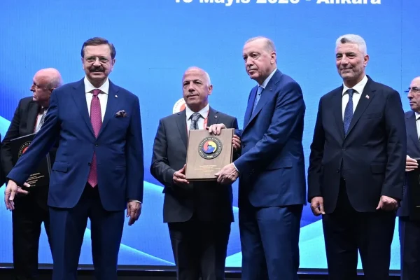 Türkiye Odalar ve Borsalar Birliğinden Akyürek’e Hizmet Şeref Plaketi