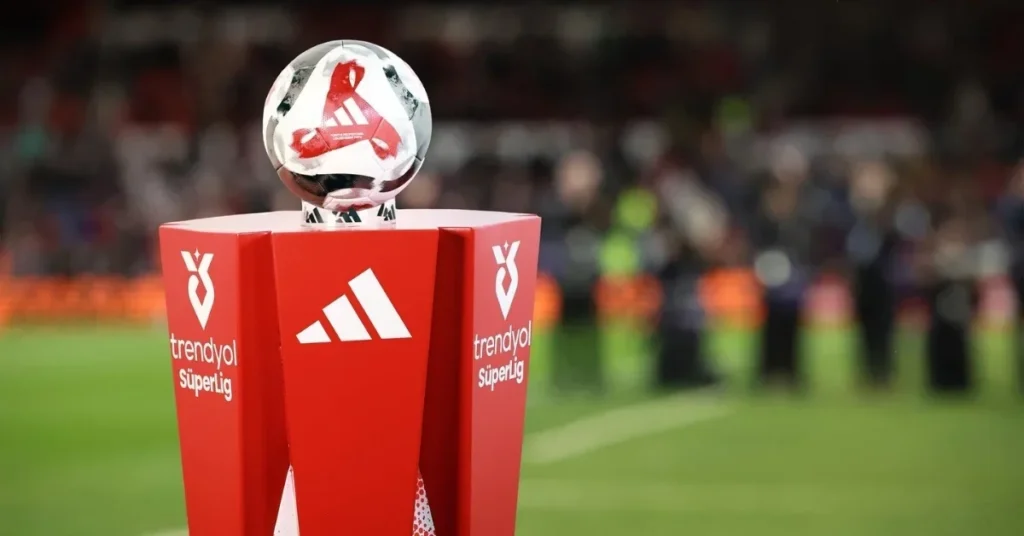 FIFA’dan Süper Lig ve alt lig ekiplerine transfer yaptırımı