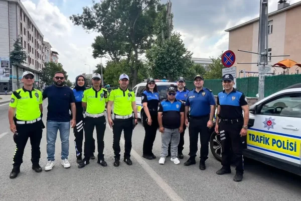 Kars’ta özel gereksinimli Ömer’in polislik hayali gerçek oldu