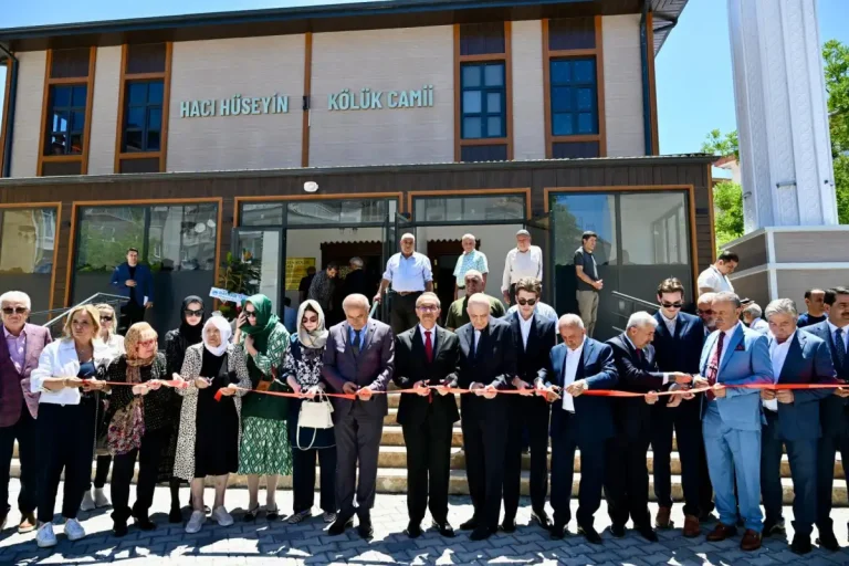 Malatya’da Hacı Hüseyin Kölük Camii ibadete açıldı