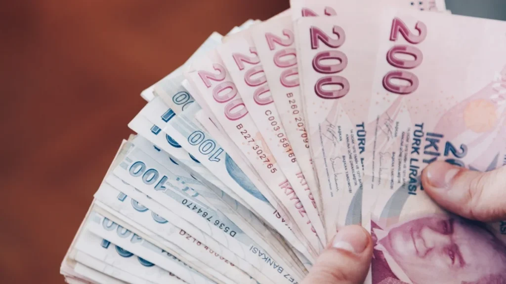 Memur ve emeklilerin zam tablosu belli oldu