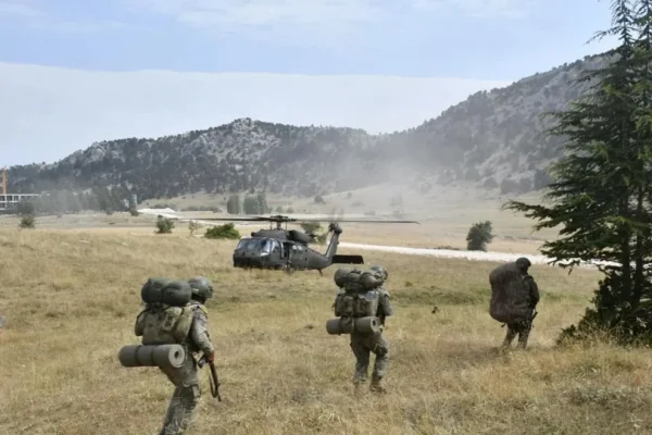 Eğirdir’de komandoların zorlu eğitimi tamamlandı