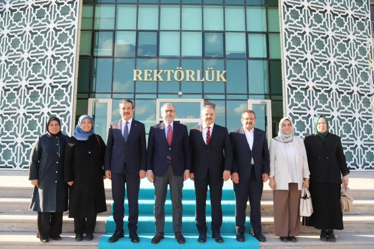 AK Parti MKYK Üyesi Ünal’dan  ASÜ Rektörü Arıbaş’a ziyaret