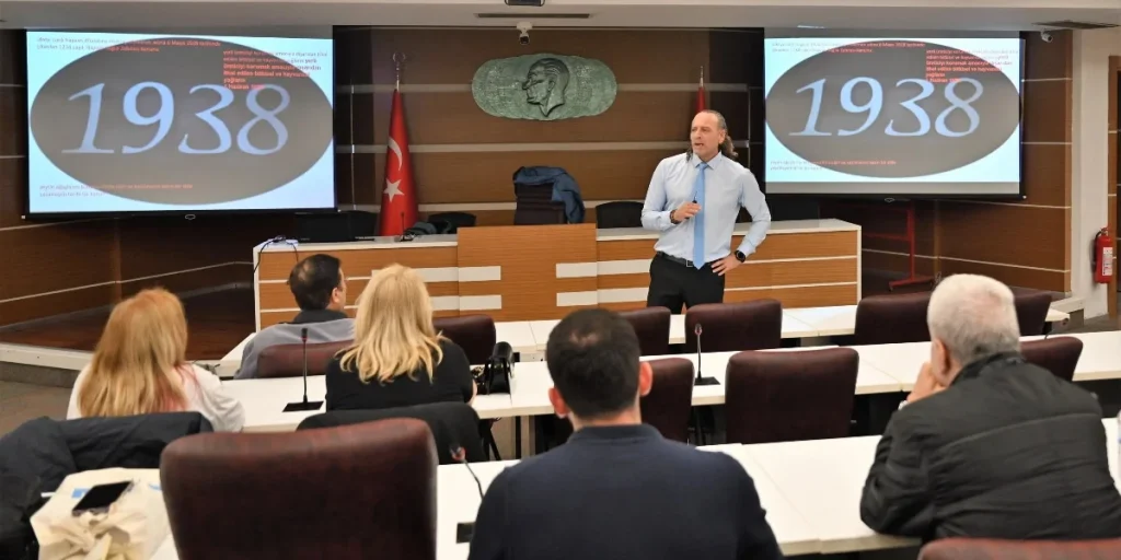 Bornova’da üreticilere güvenli zirai ilaç eğitimi