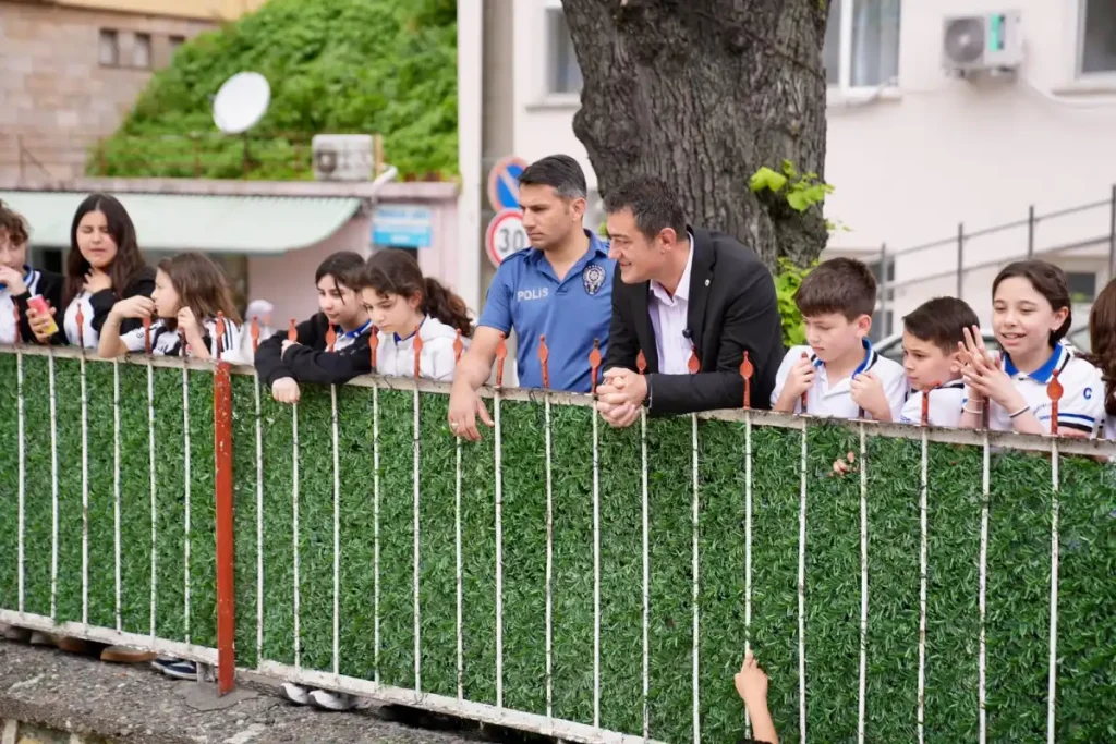 Giresun Belediyesi sahada vatandaşla buluşuyor