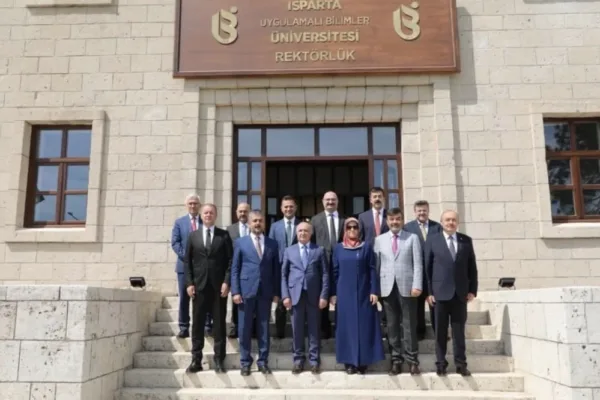 ÜAK yönetim kurulu, ISUBÜ ev sahipliğinde toplandı