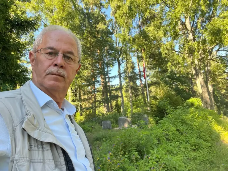 TİMBİR Politika Danışma Kurulu Başkanı Kahraman’dan Estonya’daki Rakvere Türk Şehitliği’nden canlı yayın