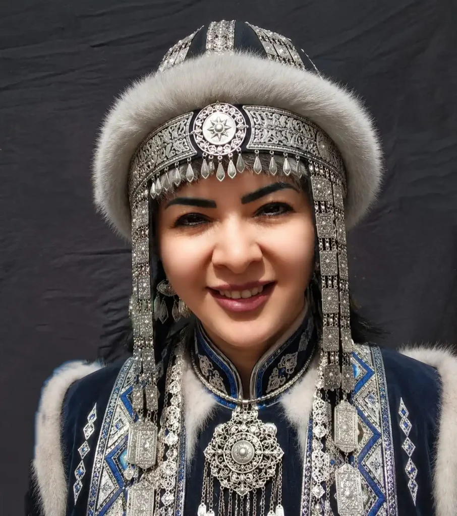 Eğitimci Hayat Aras: Orhun’dan Tuva’ya: Taştan Türküye, Yazıttan Ezgiye