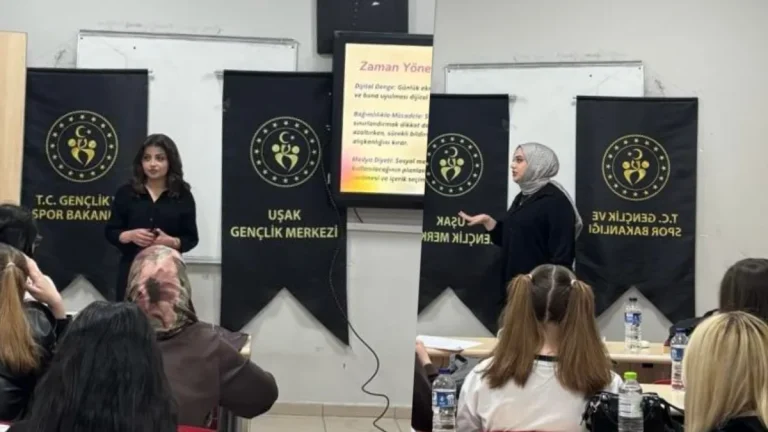 Uşak’ta dijital medya okuryazarlığı eğitimi verildi