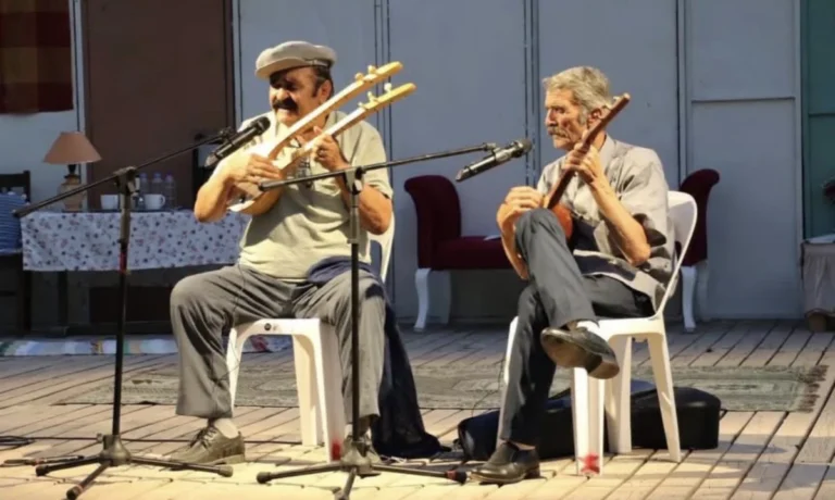 Yaşayan insan hazinesi Kaş’ta sahne aldı