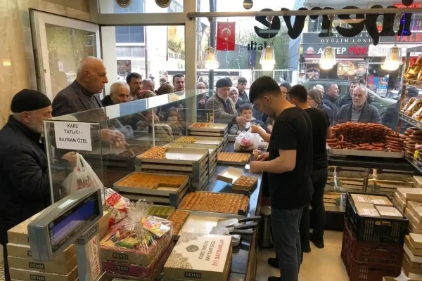 Kars’ta tatlıcılarda bayram yoğunluğu