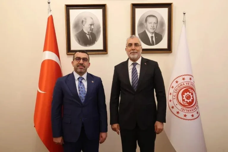 AK Parti Kars Milletvekili Adem Çalkın, Bakan Işıkhan’a ziyarette bulundu