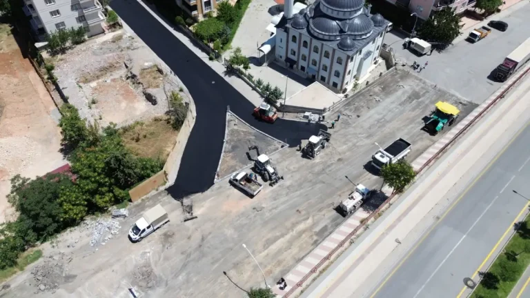 Battalgazi’de sıcak asfalt çalışmaları sürüyor
