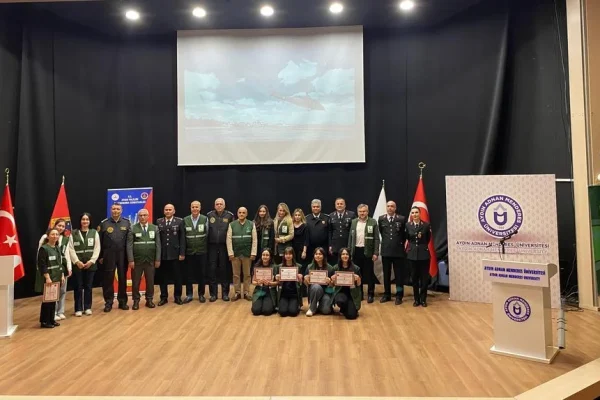 Aydın Yeşilay’dan bağımlılıkla mücadele eğitimi