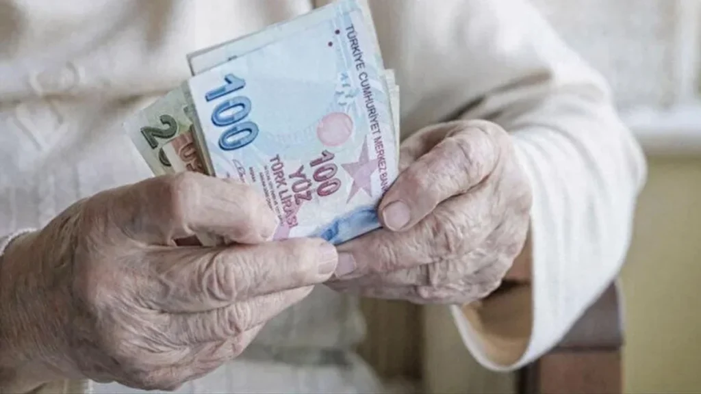 Emeklilerin Bayram ikramiyesi ödemeleri bugün başladı