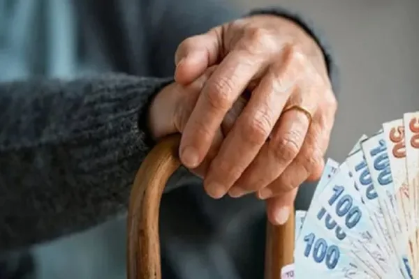 Emeklilerin gözü bayram ikramiyesinde: Ödeme takvimi bekleniyor