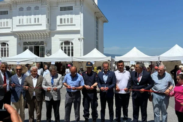 Mudanya’da halk eğitim merkezi yıl sonu sergisi açıldı