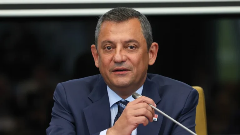 CHP’de gözler salı gününde: Özel kürsüye çıkıyor