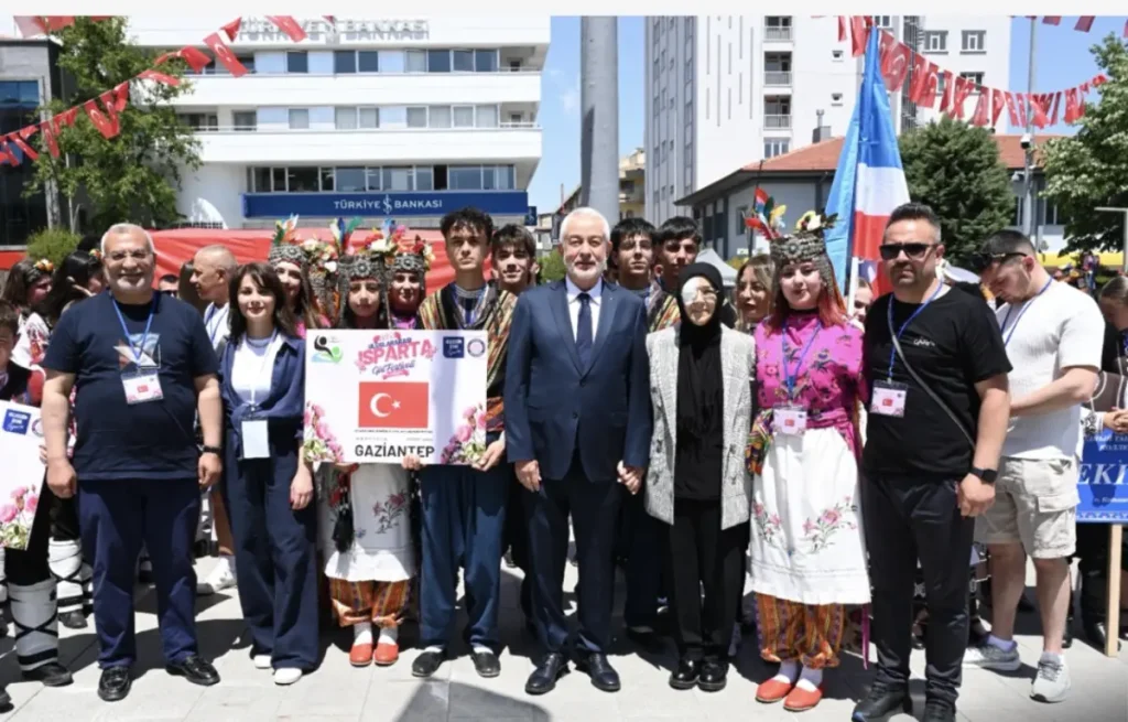Isparta Uluslararası Gül Festivali başladı