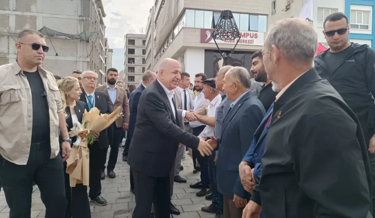 Ümit Özdağ: “Ülkemiz zengin, halkımız fakir”