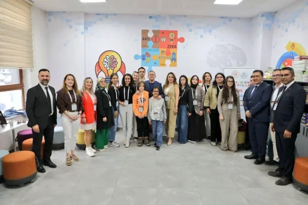 Kars Valisi Ziya Polat, 11. Ulusal Üstün Yeteneklilerin Eğitimi Kongresi’nde Genç Yeteneklerle BuluştG