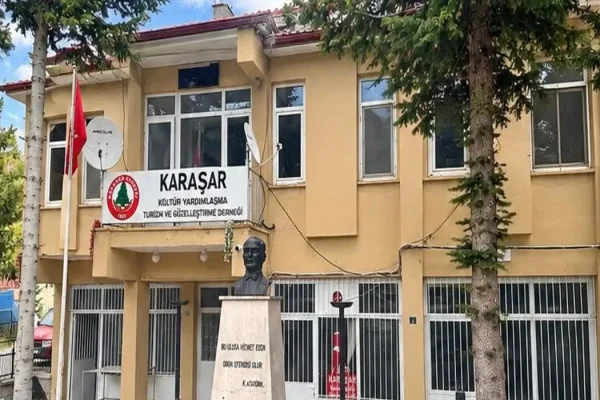 Karaşar Dernek binası, belediye başkanı tarafından açıldı