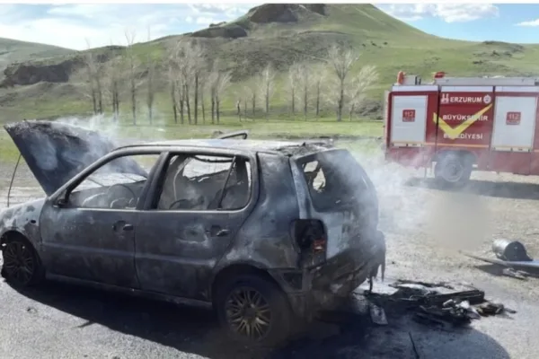 Erzurum’da otomobil alevlere teslim oldu