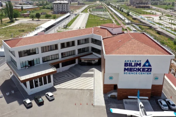 Geleceğin Kaşifleri Aksaray’da Bilim Atölyelerinde Buluşuyor