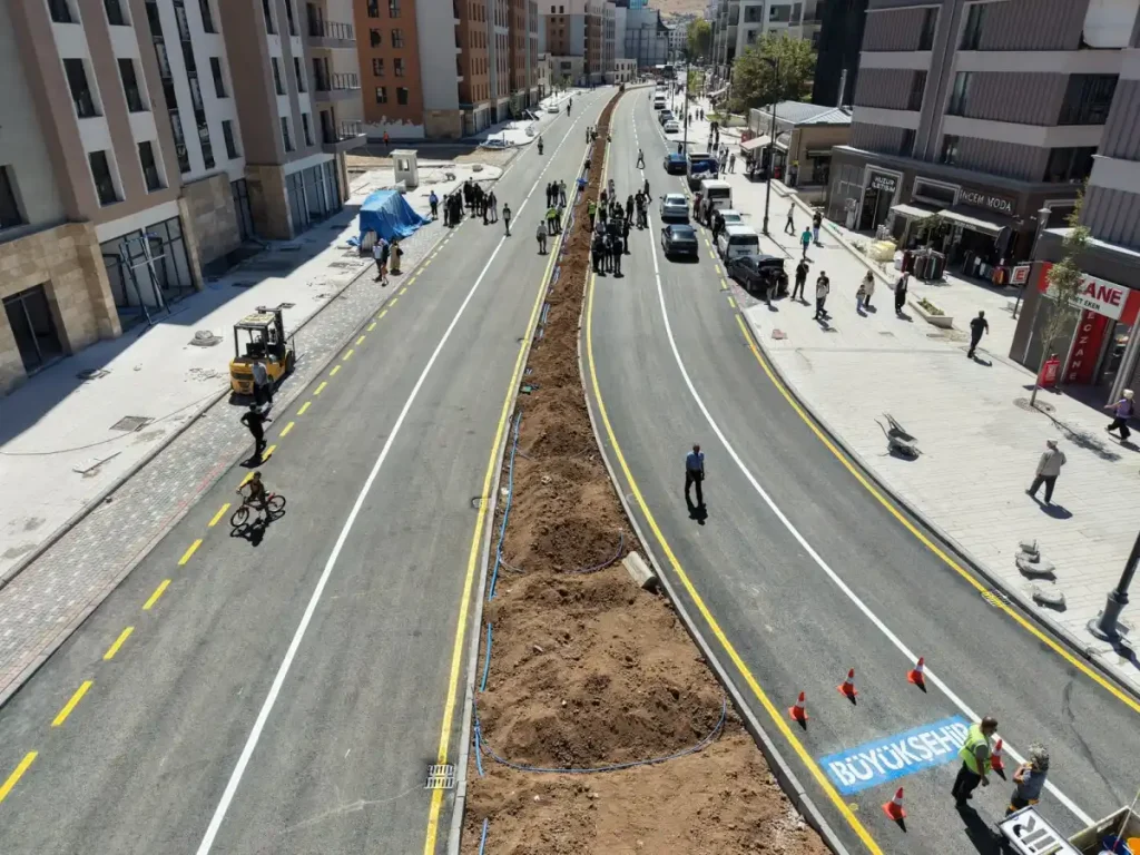 Malatya’da Kışla-Akpınar kavşağı trafiğe açıldı