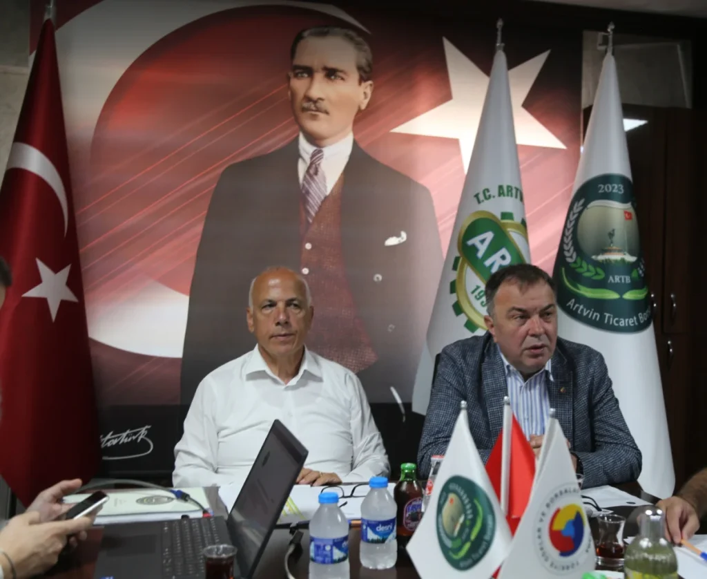 Artvin’de kestane balı 3 bin 500 lira oldu