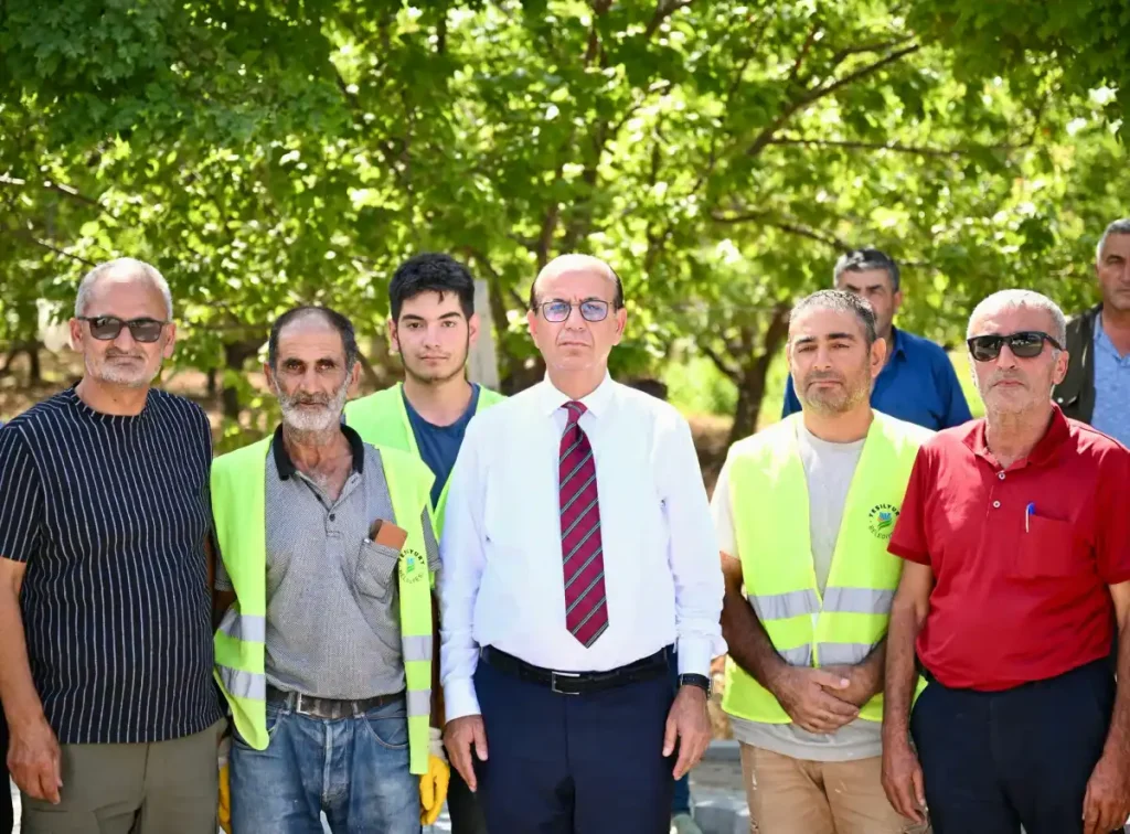 Yeşilyurt’ta yol ve kaldırım çalışmaları sürüyor