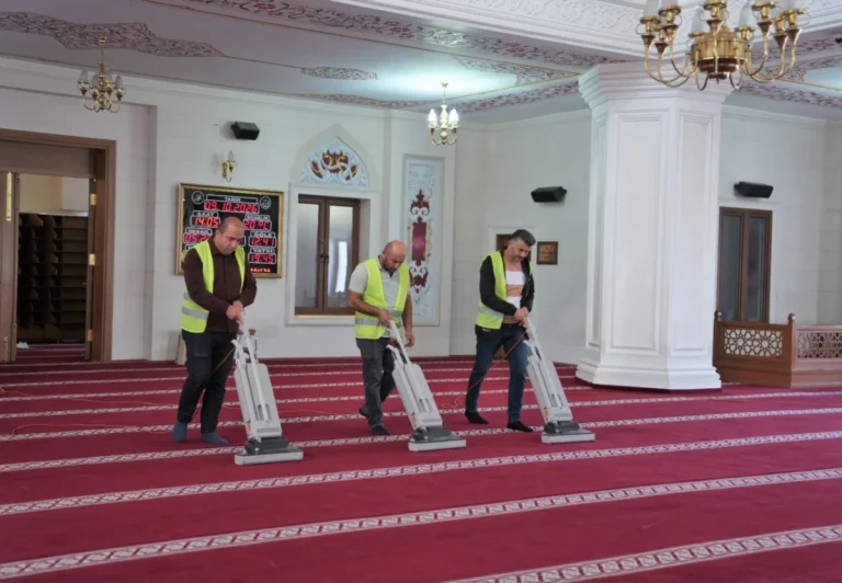 Ankara Keçiören’de ibadethanelerde temizlik çalışması