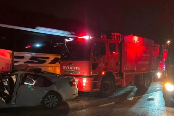 Hatay’da Tır makas attı: 2 ölü 4 yaralı