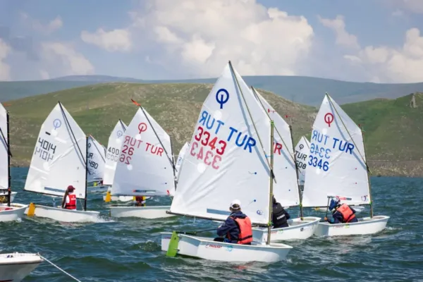Kars Yelkende de varım dedi: Çıldır Gölü’nde tarihi başlangıç