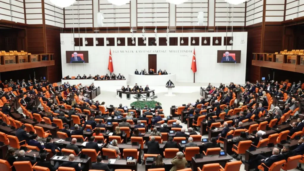 TBMM’nin çalışma takvimi uzatıldı