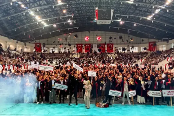 Fırat Üniversitesi’nde fakülteler genel mezuniyet töreni gerçekleştirildi