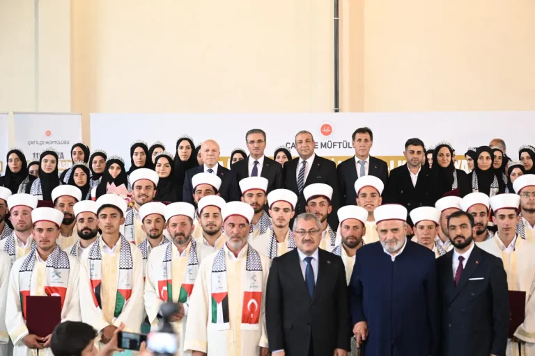 İlim ve irfan yolunda başarı: 111 hafıza icazet takdimi