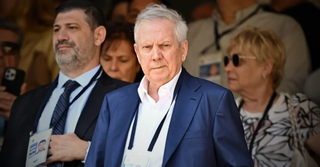 Fenerbahçe Başkan Adayı Aziz Yıldırım sahaya iniyor